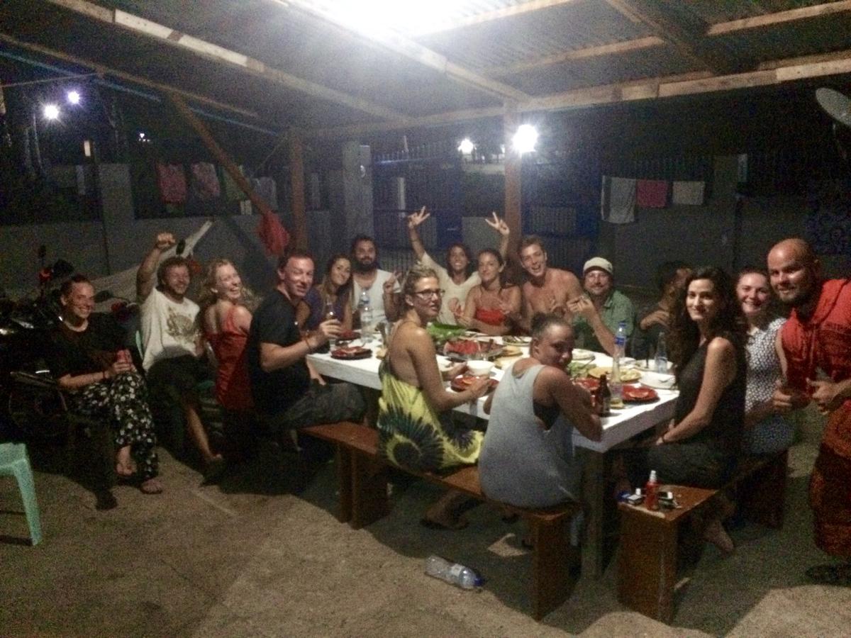 Fat Monkey Hostel Coron Zewnętrze zdjęcie