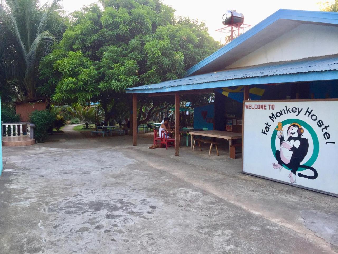 Fat Monkey Hostel Coron Zewnętrze zdjęcie