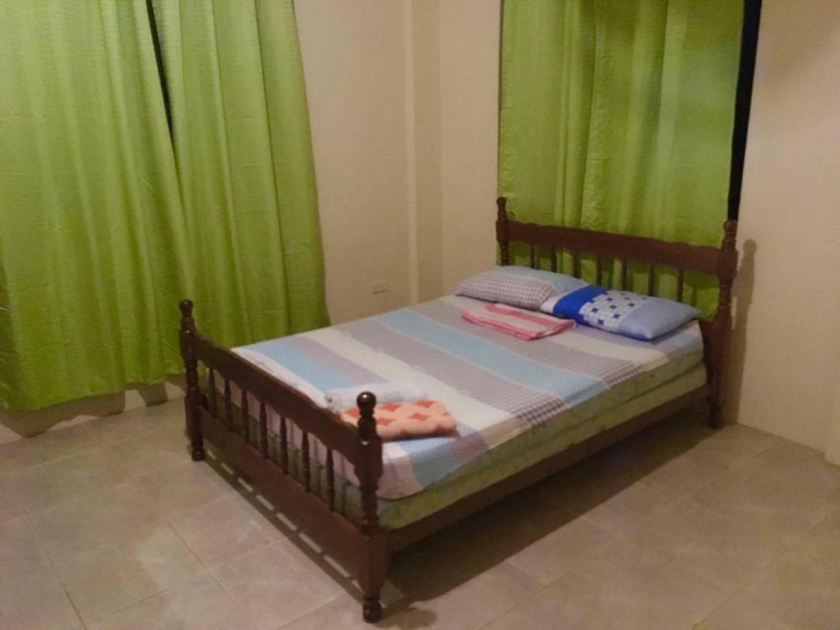 Fat Monkey Hostel Coron Zewnętrze zdjęcie