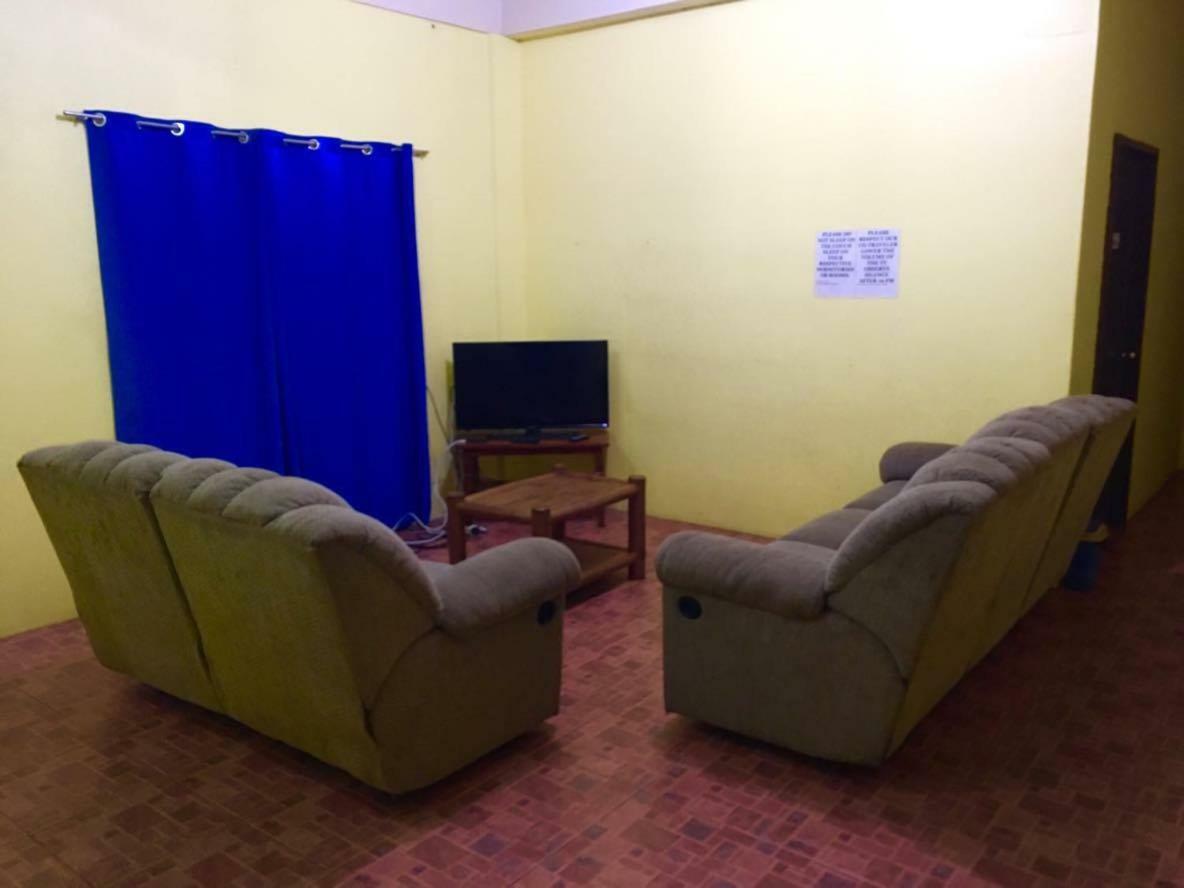 Fat Monkey Hostel Coron Zewnętrze zdjęcie